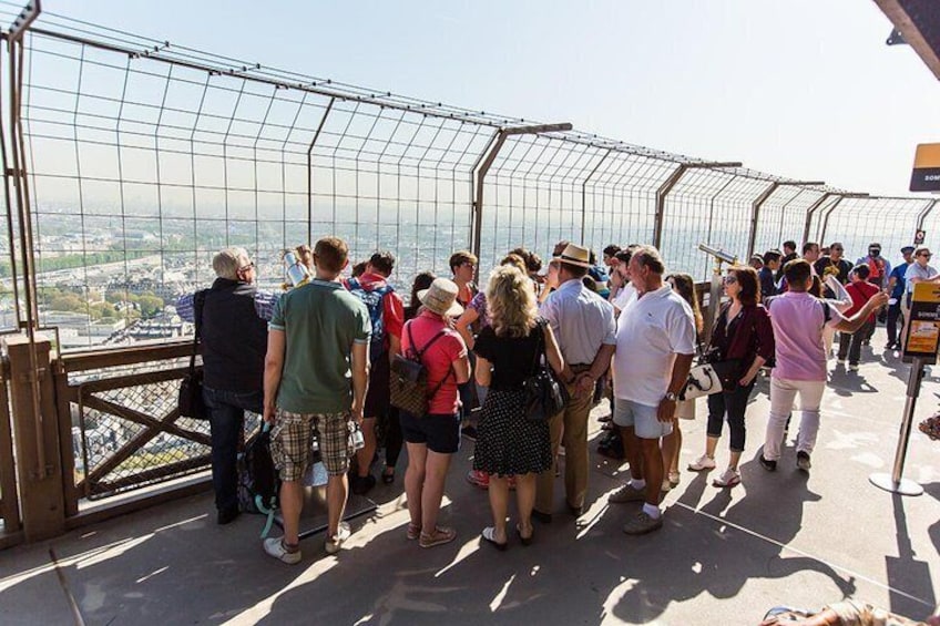 Eiffel Tower Skip the Line and Small Group Tour with Summit Access by Elevator