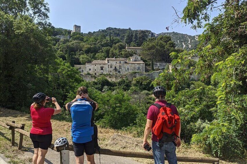 Full Day Ebike Tour in the Luberon Region from Avignon