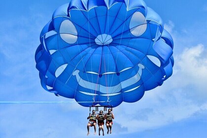 Parasailing in Waikiki from Oahu Hawaii