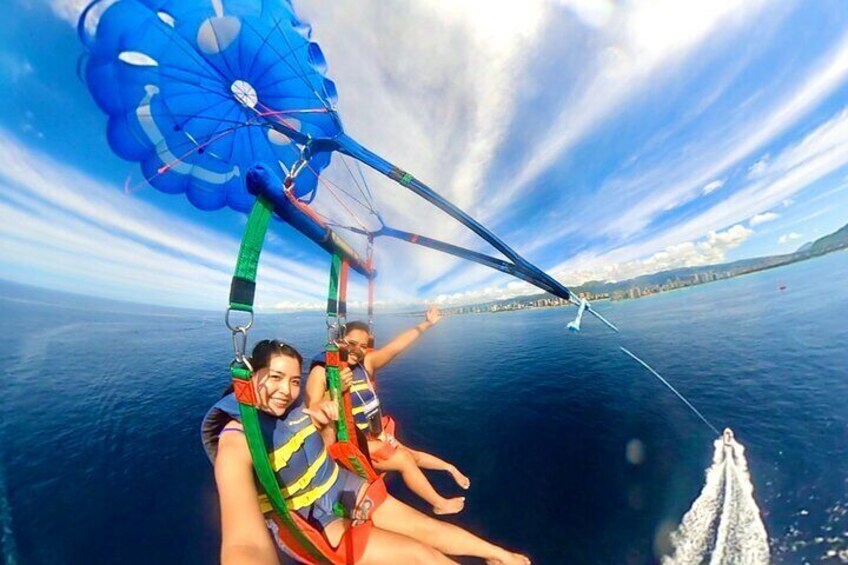 1000ft Parasailing Experience in Waikiki, Hawaii