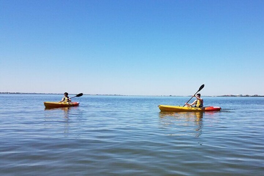 Guided Kayak Sunset Tour in Pelican Bay at Fort Myers Beach