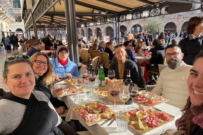 Verona Local Food Tasting and Walking Tour with Cable Car