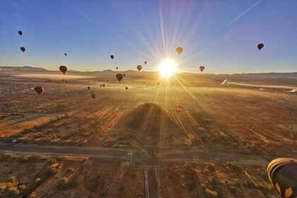 Sunrise HotAir Balloon Adventure Over Teotihuacan's Pyramids