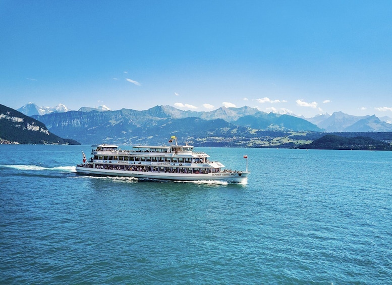 Picture 2 for Activity Interlaken: Boat Day Pass on Lake Thun and Lake Brienz