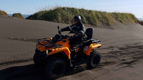 Reykjavík: 2-stündiges ATV-Abenteuer am schwarzen Sandstrand