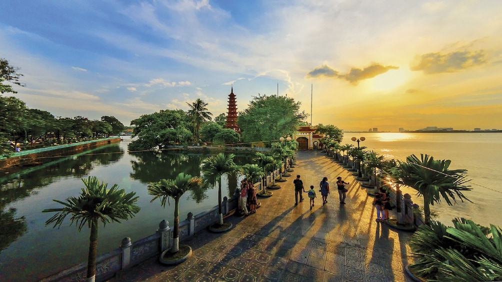 Full-Day Heart of Hanoi Highlights Tour