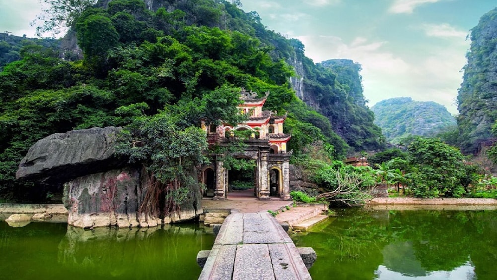 Countryside Excursion to Hoa Lu & Tam Coc From Hanoi