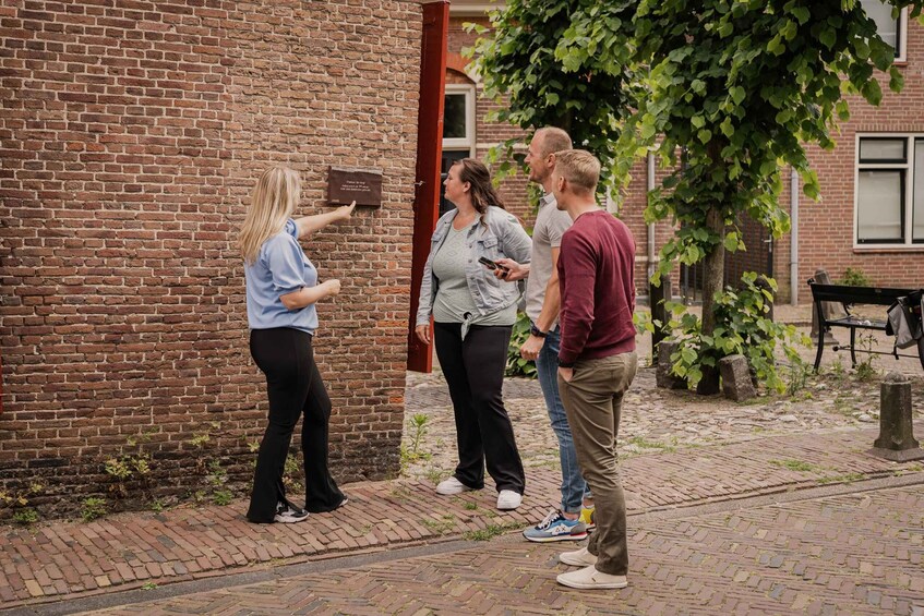 Picture 6 for Activity Naarden: Escape Tour - Self-Guided Citygame
