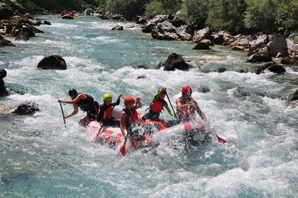 Bovec: Soca River Adventure Rafting mit Fotos inklusive