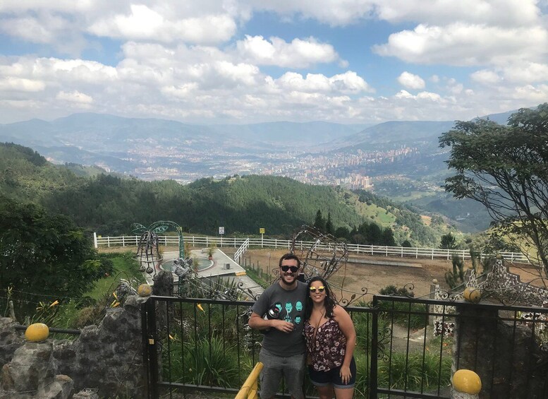 Picture 6 for Activity Medellín: Private Pablo Escobar Tour with Cable Car Ride