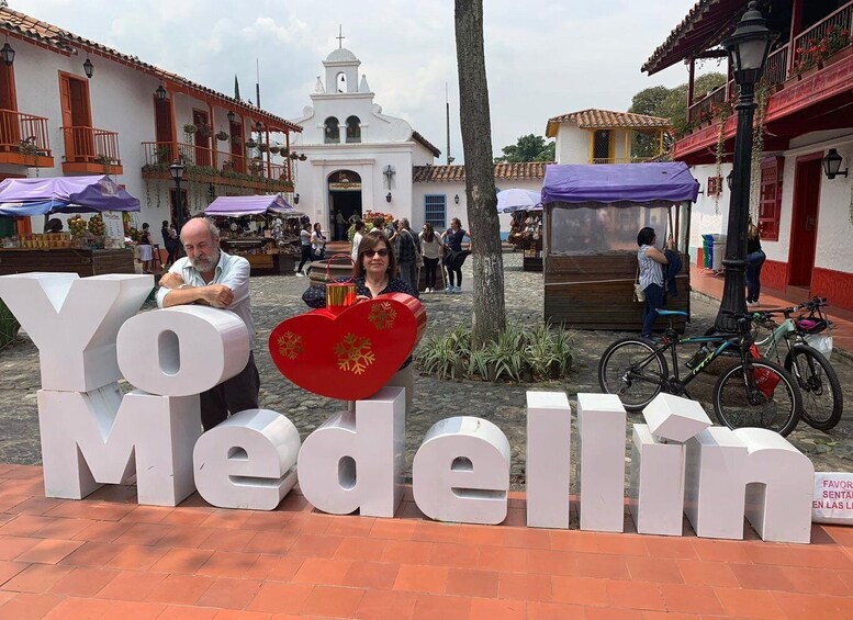 Picture 1 for Activity Medellín: Private Pablo Escobar Tour with Cable Car Ride