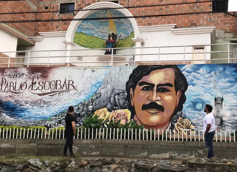 Medellín: Private Pablo Escobar Tour with Cable Car Ride