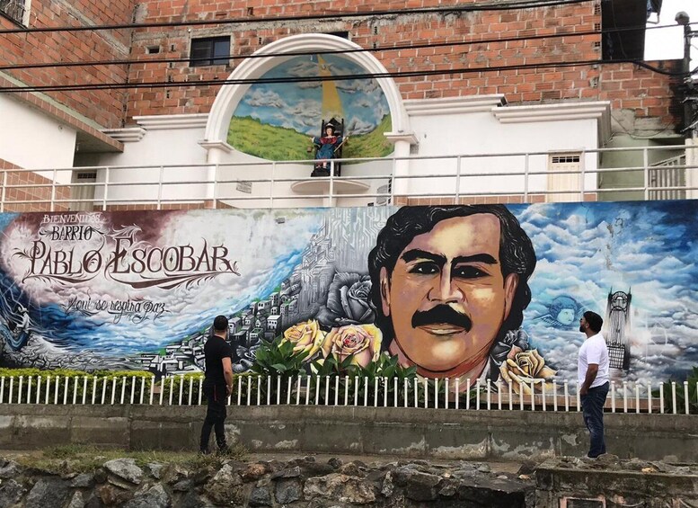 Medellín: Private Pablo Escobar Tour with Cable Car Ride