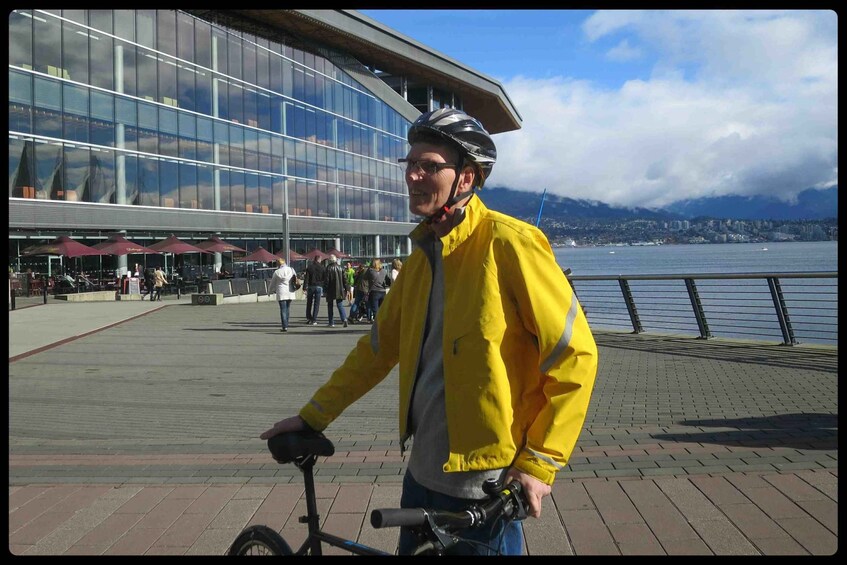 Picture 6 for Activity Stanley Park & Downtown Vancouver Morning Bike Tour