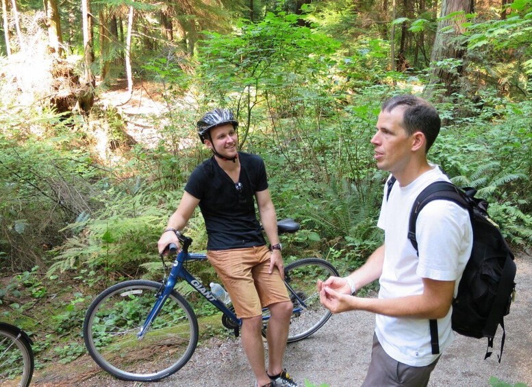 Picture 4 for Activity Stanley Park & Downtown Vancouver Morning Bike Tour