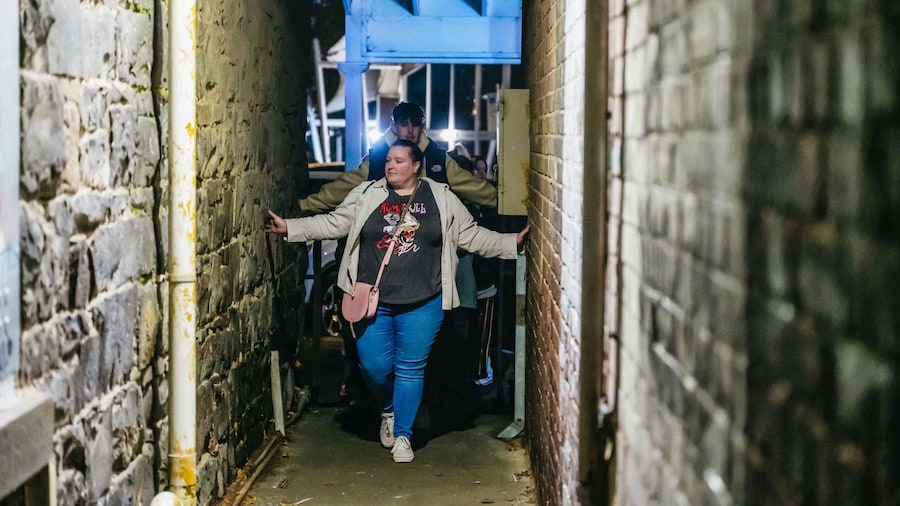 Melbourne: Ghosts of Williamstown Guided Ghost Walking Tour
