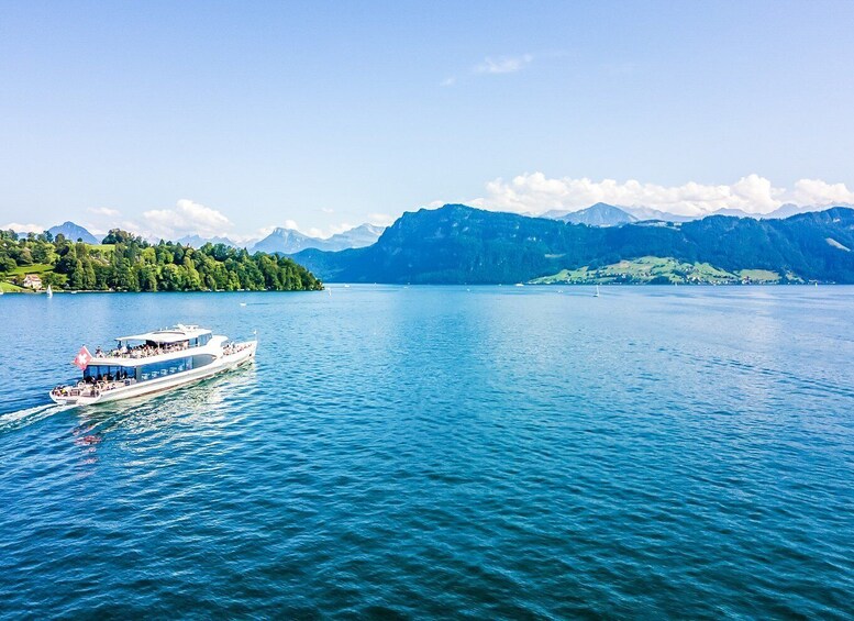 Picture 9 for Activity Lucerne: 1-Hour Cruise on Panoramic Yacht