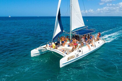 Île De Saona : Excursion en bateau d’une journée avec déjeuner buffet et bo...