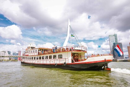 Rotterdam: Hafenrundfahrt auf einem historischen Schiff