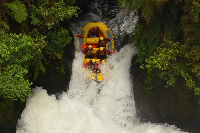 Rotorua: Kaituna Rafting & Mt. Tarawera Hiking Combo