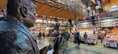 Budapest: Hungarian Cuisine in the Market Hall (german)