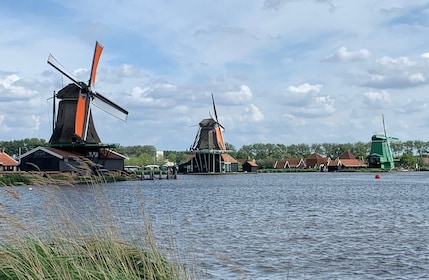 Amsterdam: Schansin tuulimyllyjä.