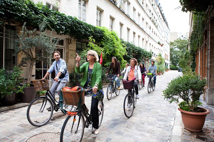 Paris: Guided Bike and Food Tour - A Taste of Paris