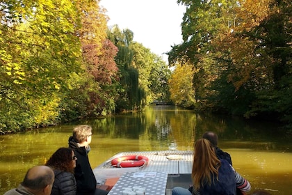Leipzig: Stadtgeschichtliche Kanal-Sightseeing-Tour auf einem Motorboot