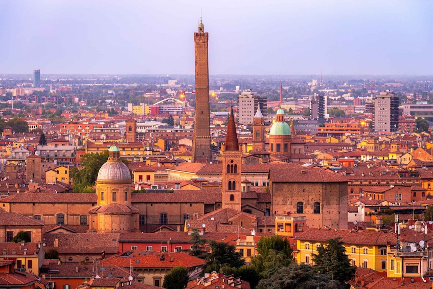 Picture 3 for Activity Bologna: Escape Tour - Self-Guided Citygame