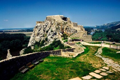 Desde Bratislava: visita guiada privada de 3 horas al castillo de Devin