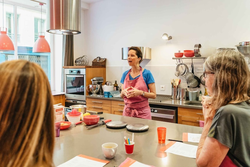 Picture 5 for Activity Paris: Macarons Cooking Class with Pâtisserie Chef Noémie