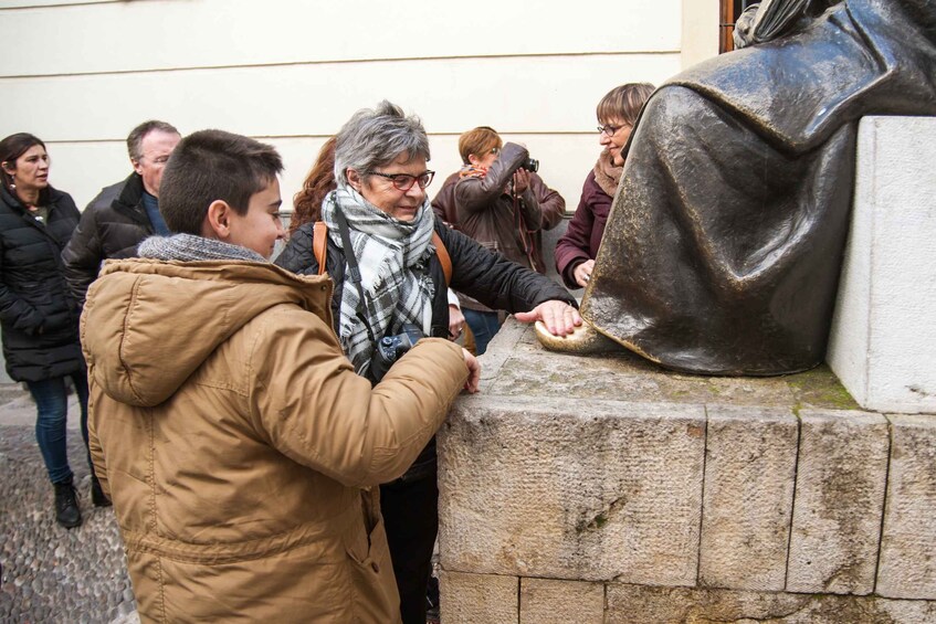 Picture 8 for Activity Cordoba: Jewish Quarter and Mosque-Cathedral Guided Tour