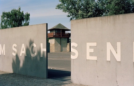 Sachsenhausen Memorial: Walking Tour from Berlin