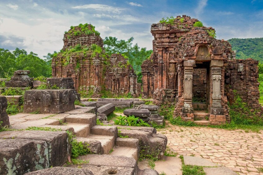 Full-Day Private Hoi An Old Town, Silk Village and My Son Holly Land Tour