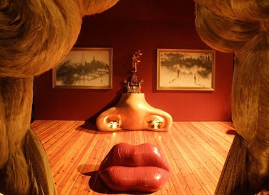 Vanuit Girona: Dalí Museum en kleine groepstour door Girona