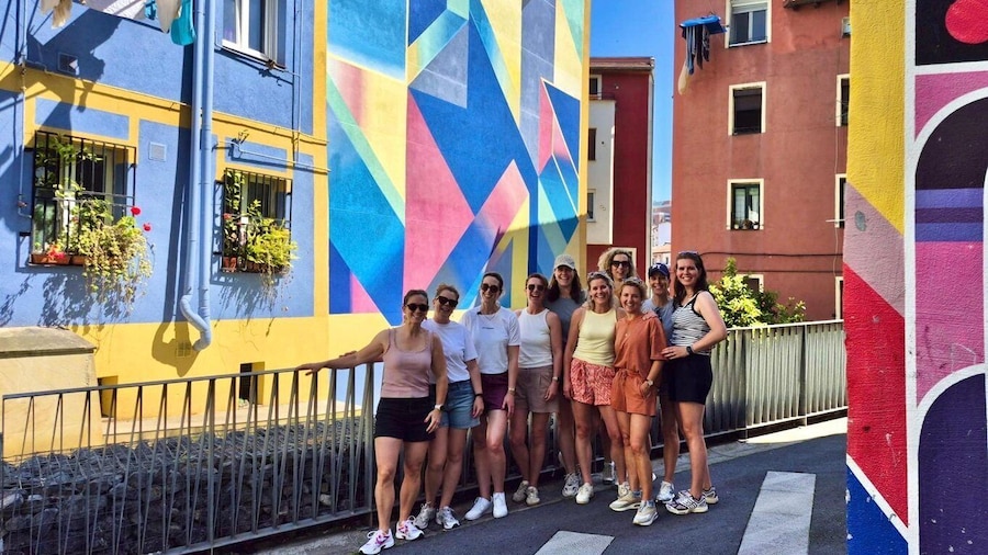 Bilbao: Street Art Walking Tour with Local Craft Beer