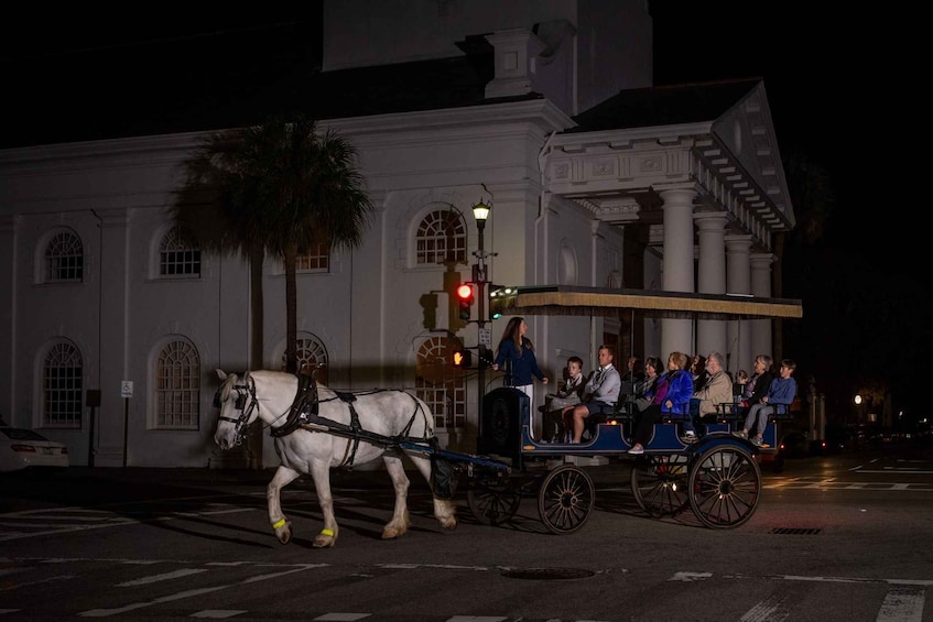 Charleston:Evening Haunted History Horse-Drawn Carriage Tour