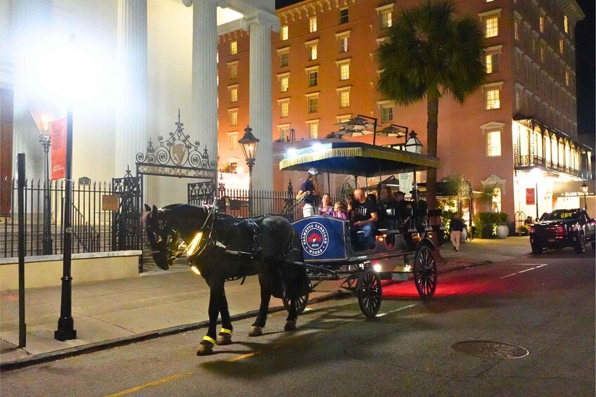 Charleston:Evening Haunted History Horse-Drawn Carriage Tour