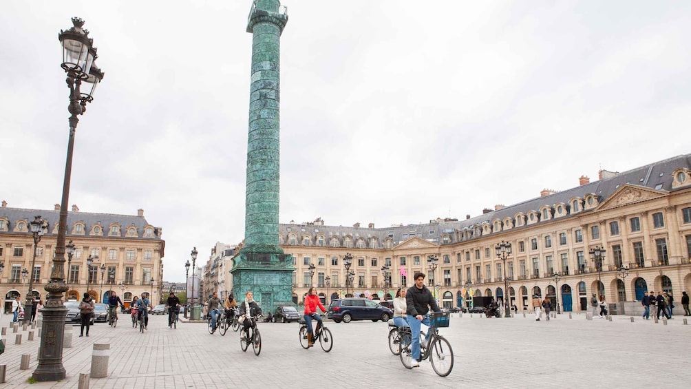 Picture 1 for Activity Paris: E-bike tour - Monumental and Hidden Paris