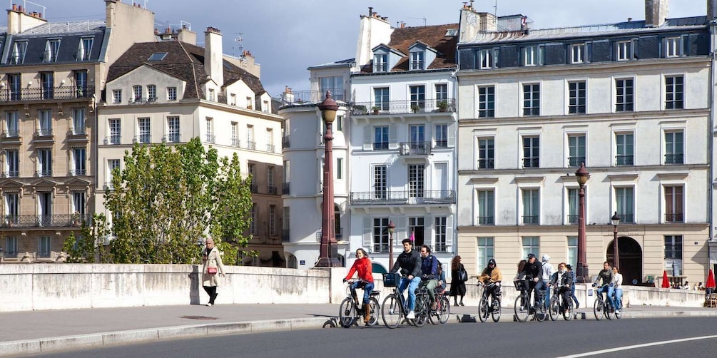 Picture 4 for Activity Paris: E-bike tour - Monumental and Hidden Paris