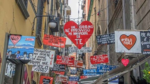 Neapel: Das Spanische Viertel, Straßenkunst und lokaler Markt