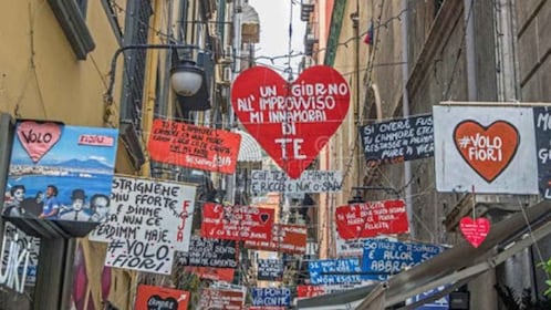 Neapel: Das Spanische Viertel, Straßenkunst und lokaler Markt