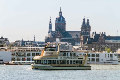 Amsterdam: Flusskreuzfahrt mit holländischen Pfannkuchen, die man essen kan...