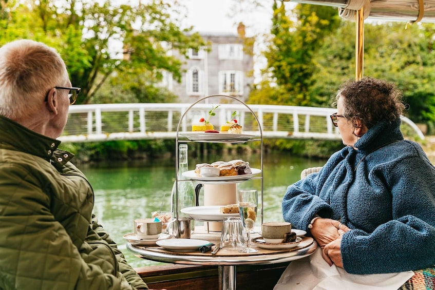 Picture 9 for Activity Oxford: Sightseeing River Cruise with Afternoon Tea