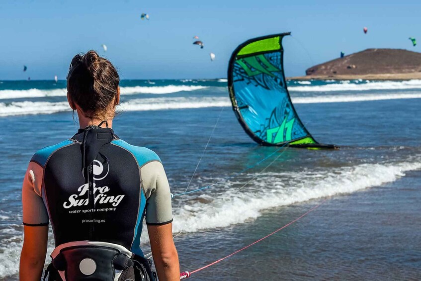 Picture 1 for Activity Gran Canaria: Kitesurfing Experience Course for Beginners