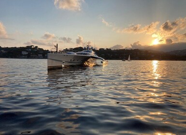 Nice : Visite privée du coucher du soleil sur un bateau à énergie solaire