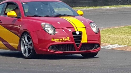 Milán: prueba de conducción en el circuito de carreras Alfa Romeo MiTo