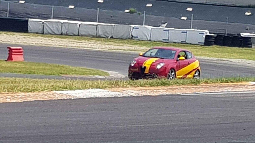 Picture 16 for Activity Milan: Alfa Romeo MiTo Race Track Test Drive