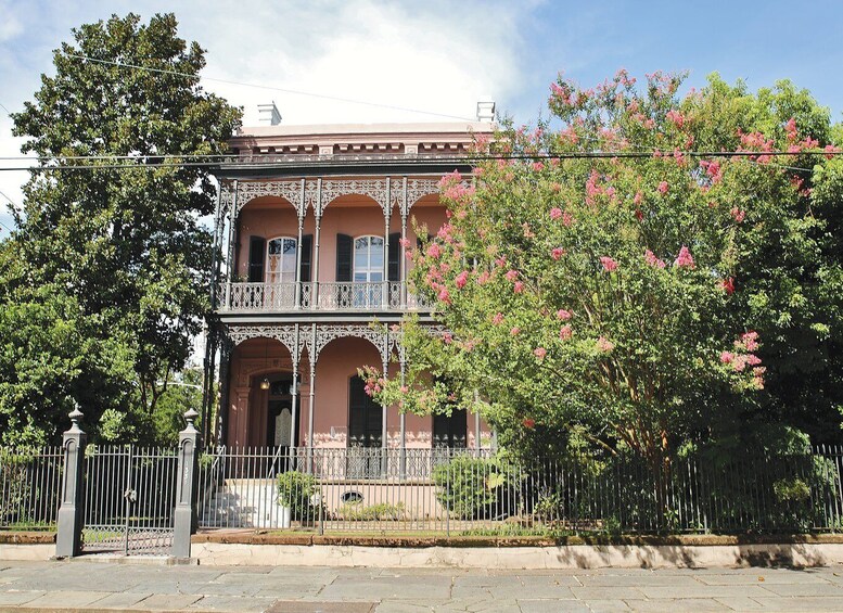 Picture 4 for Activity New Orleans: 2-Hour Homes of the Rich & Famous Walking Tour