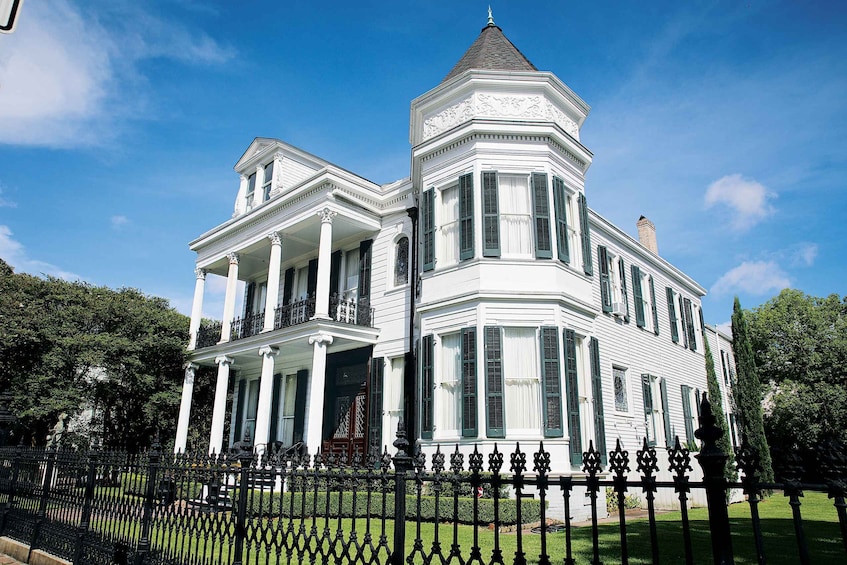 New Orleans: 2-Hour Homes of the Rich & Famous Walking Tour